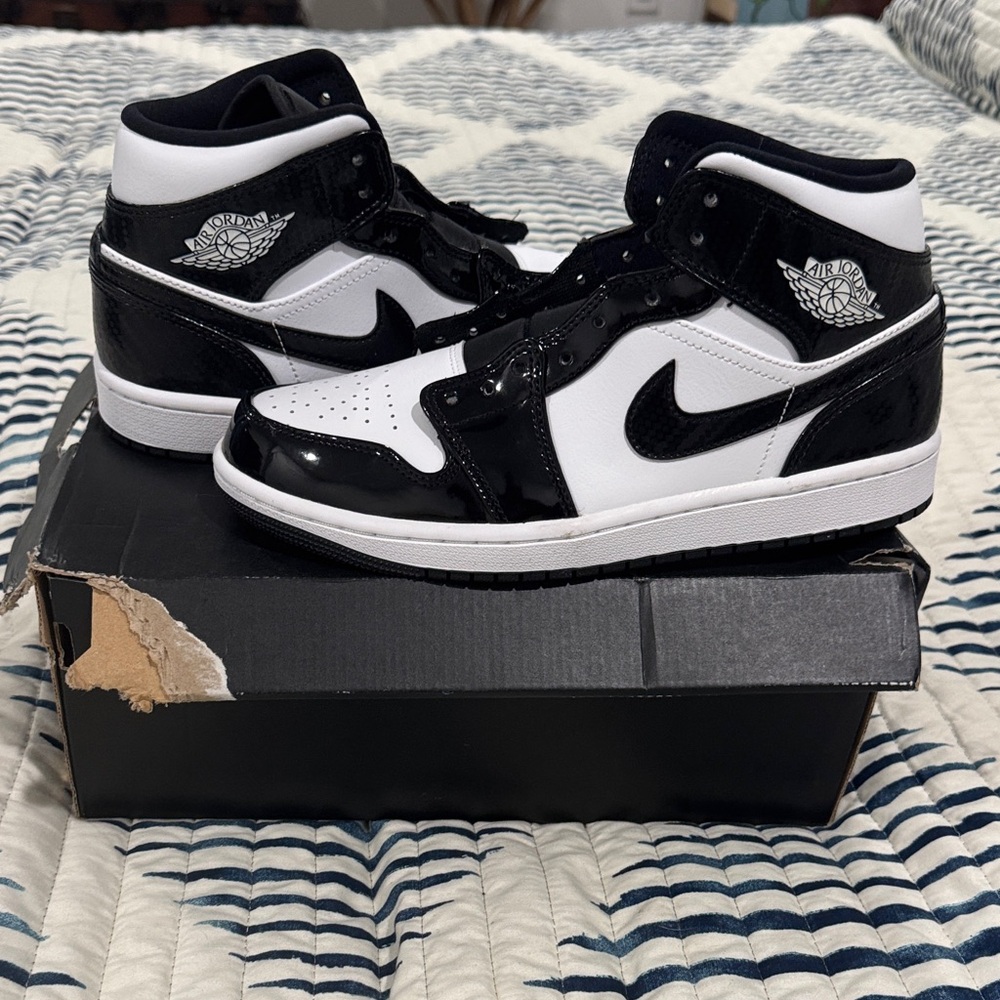 Nike Women's Black and White High-Top Sneakers